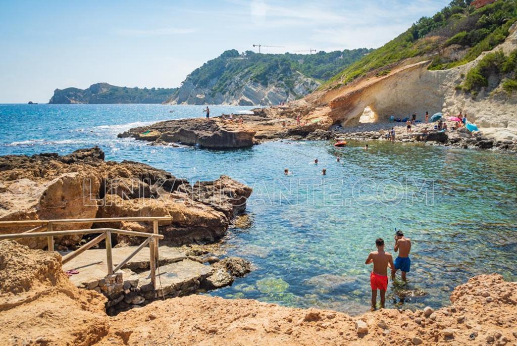 Casa En Urb. Con La Piscina Mas Grande De Javea. Экстерьер фото